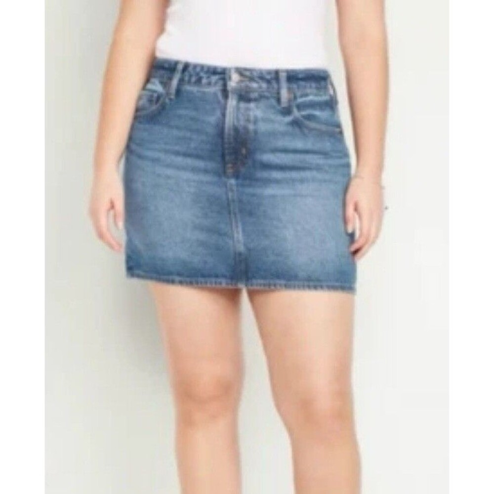 Old Navy Mid-Rise OG Jean Mini Skirt Size 4 NWT